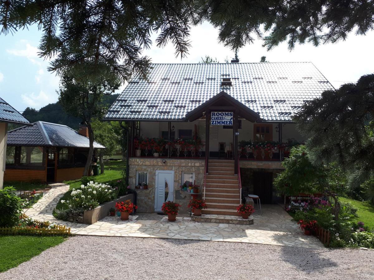 Guest House Family Varda Plitvice Lakes Plitvička Jezera Eksteriør billede